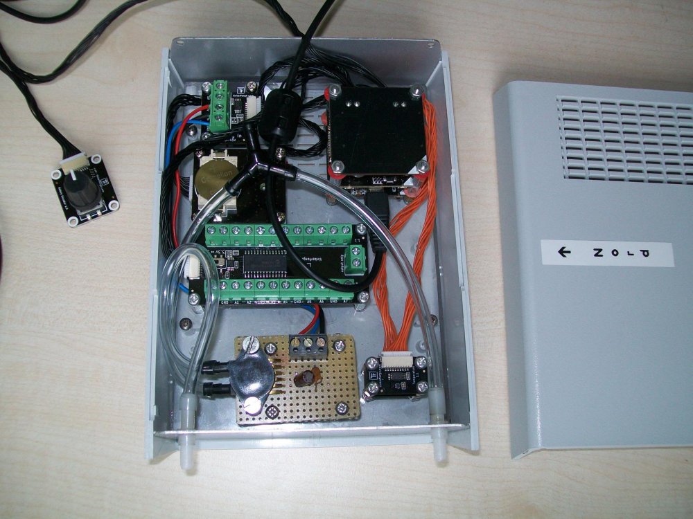 Sensorbox1.thumb.JPG.d0de83ef47d42d00429abb368d4e99d7.JPG