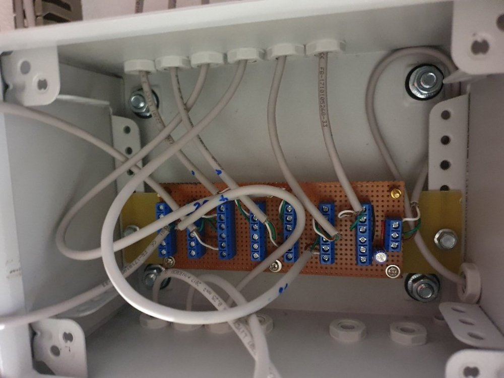Verteiler_9_Sensor.thumb.jpg.d82c11abdc05c945ee5d3649776ee690.jpg